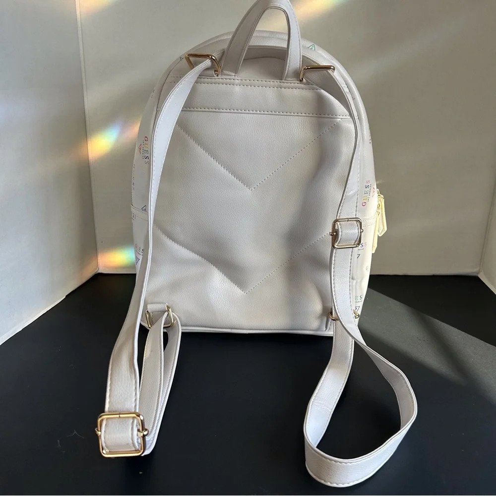 White guess backpack (LA) - Picture 2 of 7